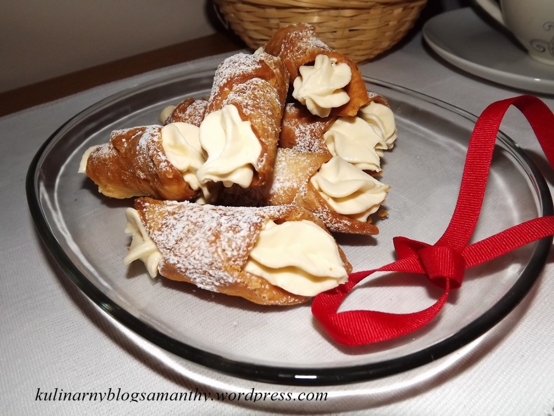 Cannoli z kremem waniliowym