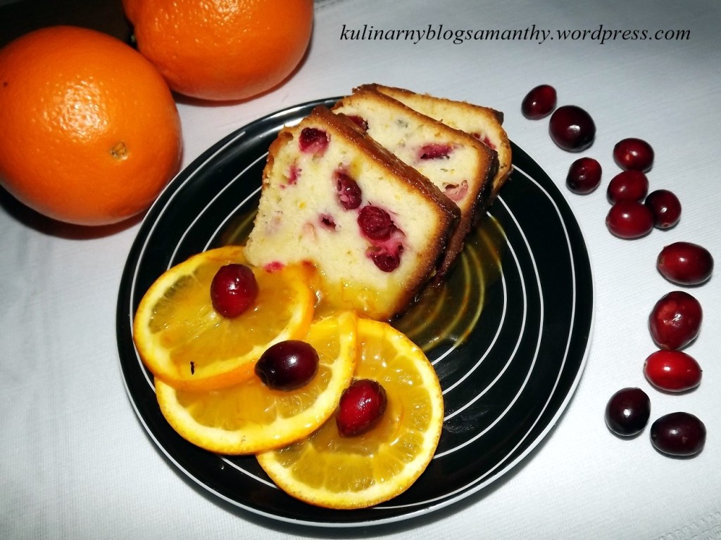 Babka z żurawiną w sosie&nbsp;pomarańczowym