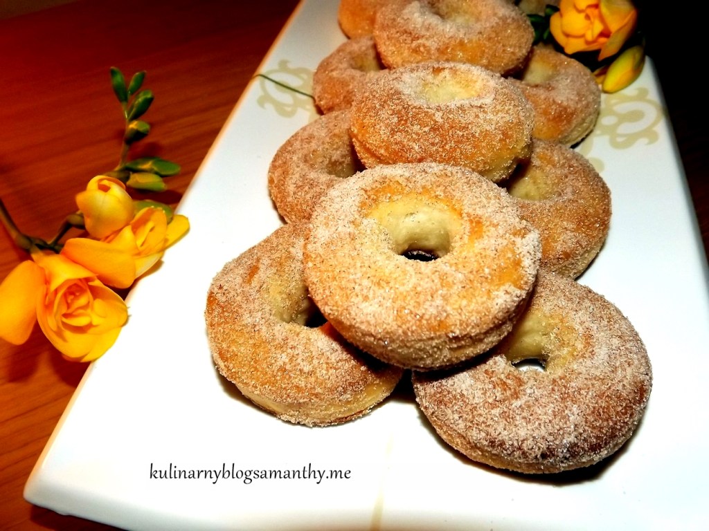 Pączki pieczone z&nbsp;cynamonem
