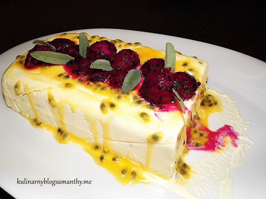 Semifreddo z marakują