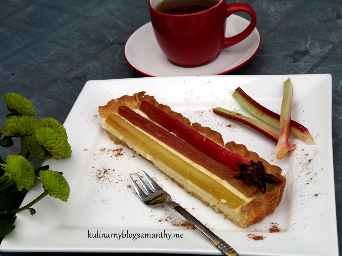 Tarta z rabarbarem i kremem Patissiere