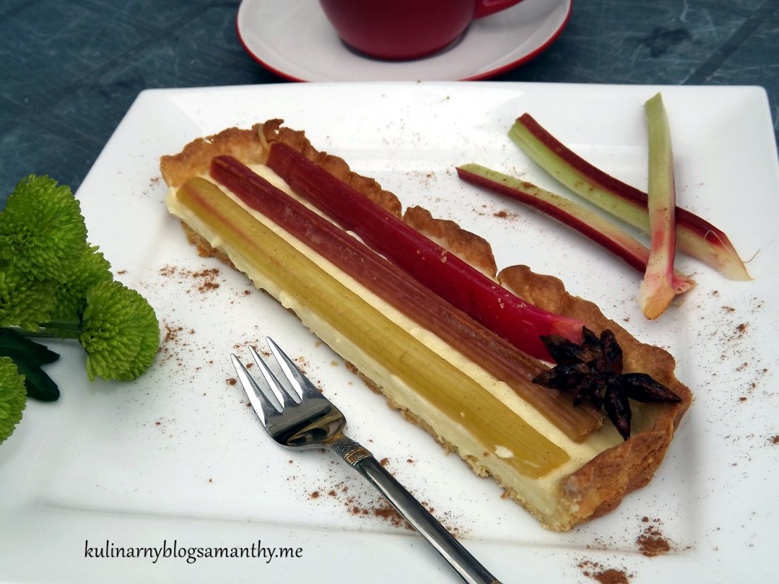 Tarta z rabarbarem i kremem Patissiere