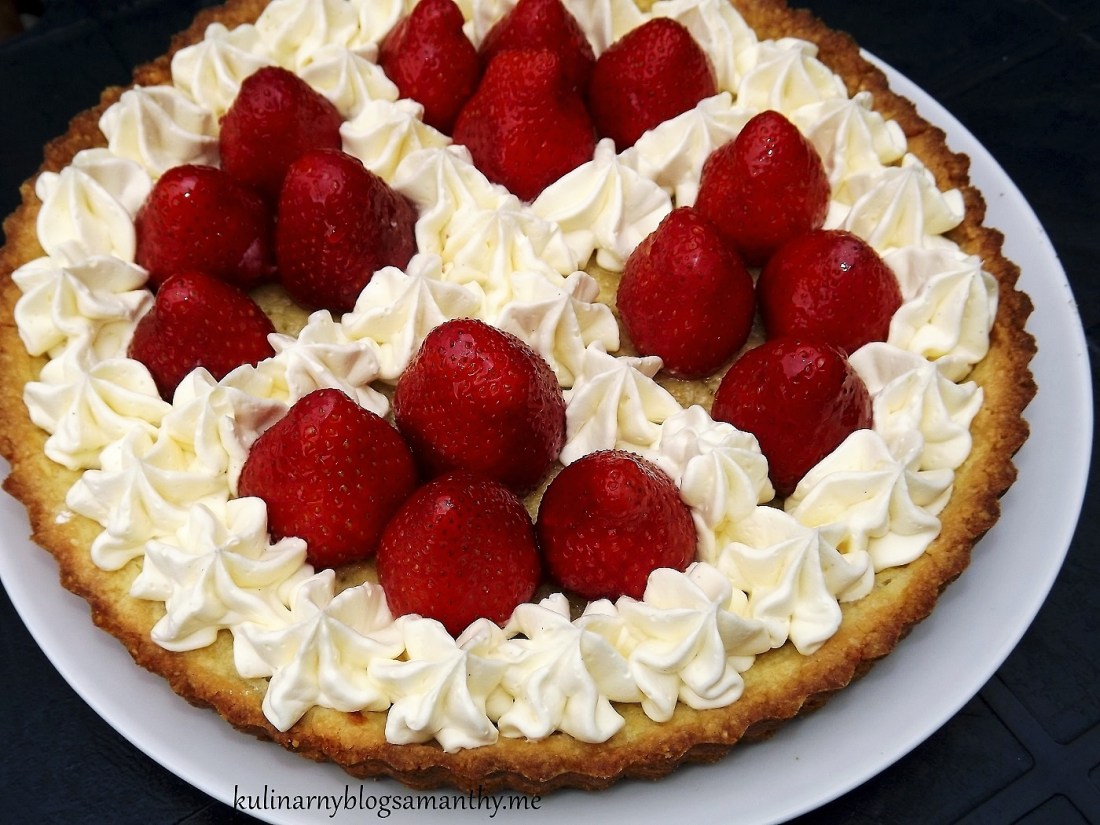 Tarta migdałowa z truskawkami