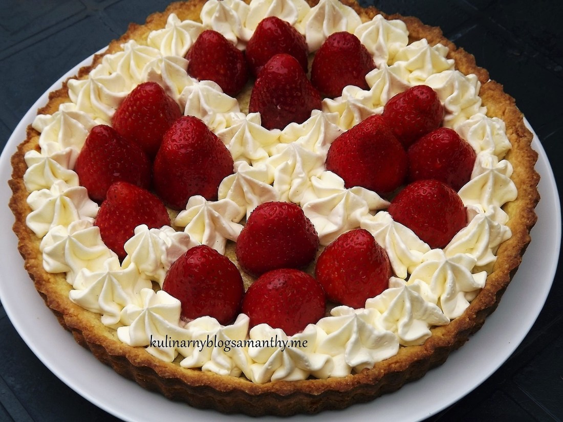 Tarta migdałowa z truskawkami