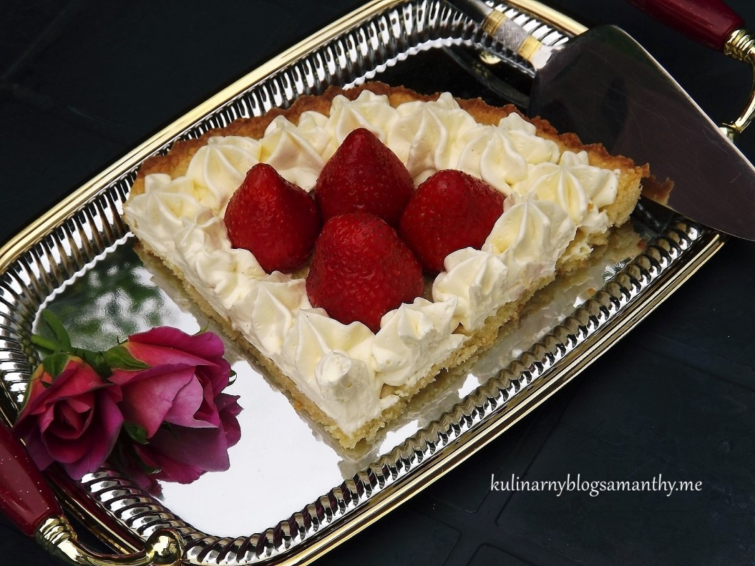 Tarta migdałowa z truskawkami