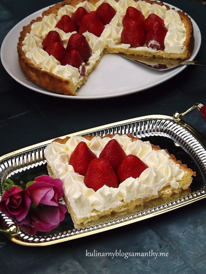 Tarta migdałowa z truskawkami