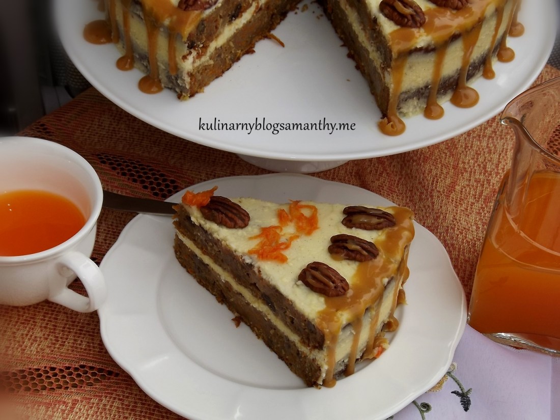Tort marchewkowy z orzechami w toffi