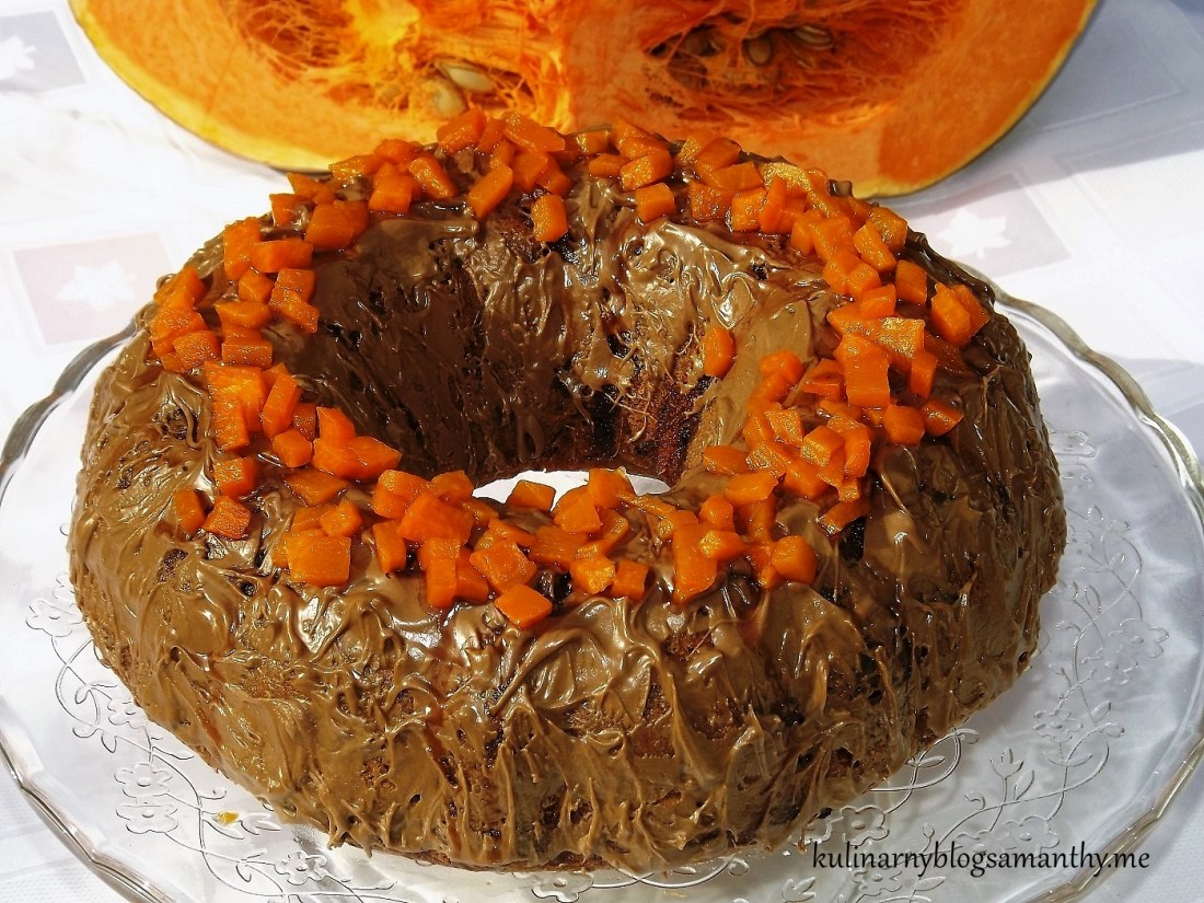 Babka dyniowa z czekoladą