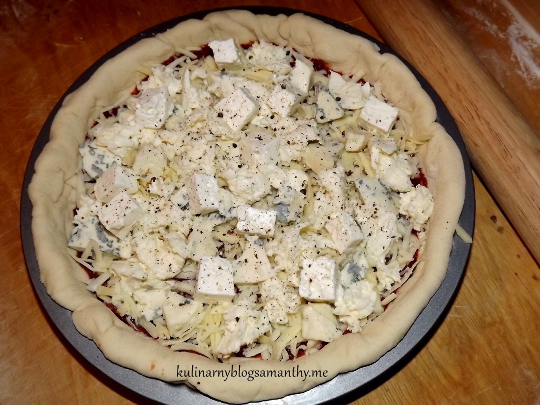 Pizza cztery sery z rucolą