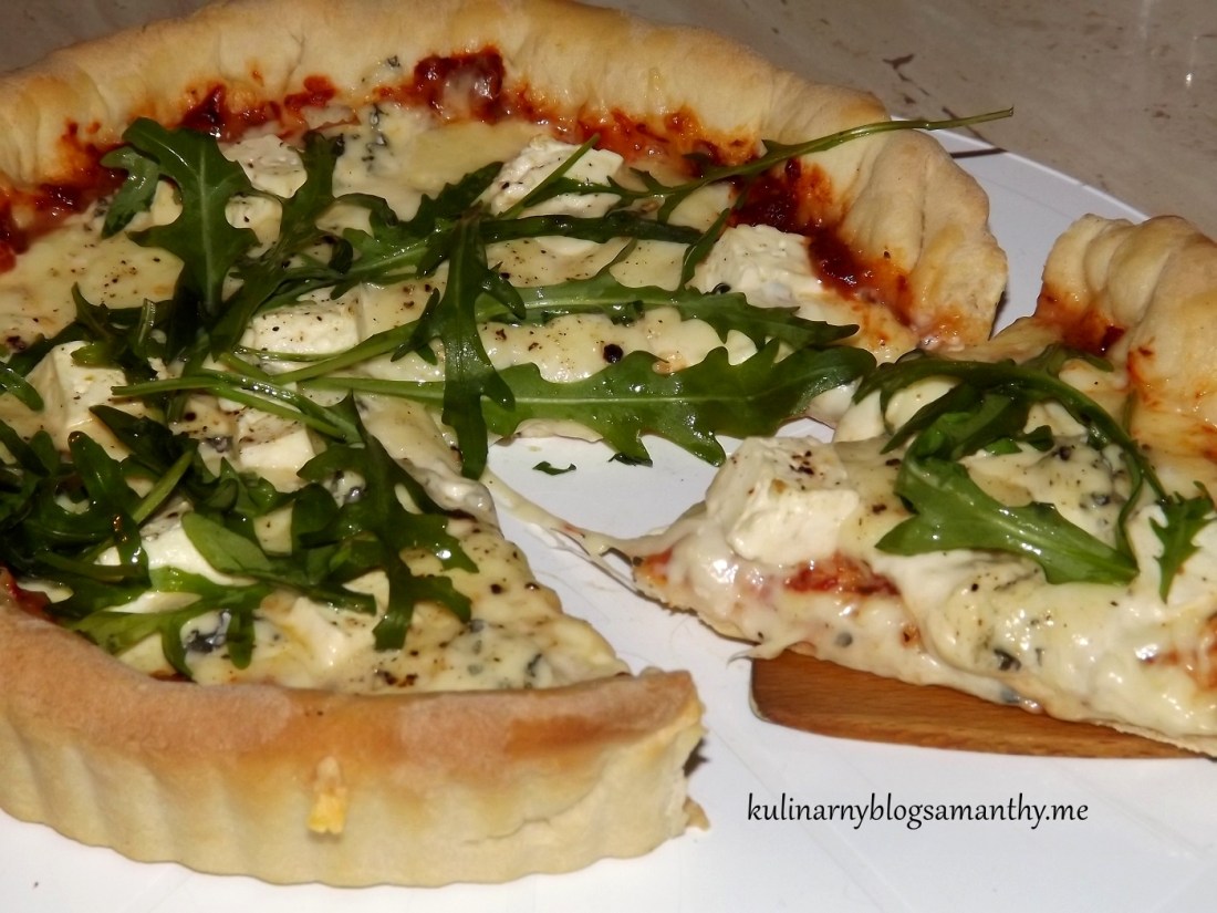 Pizza cztery sery z rucolą