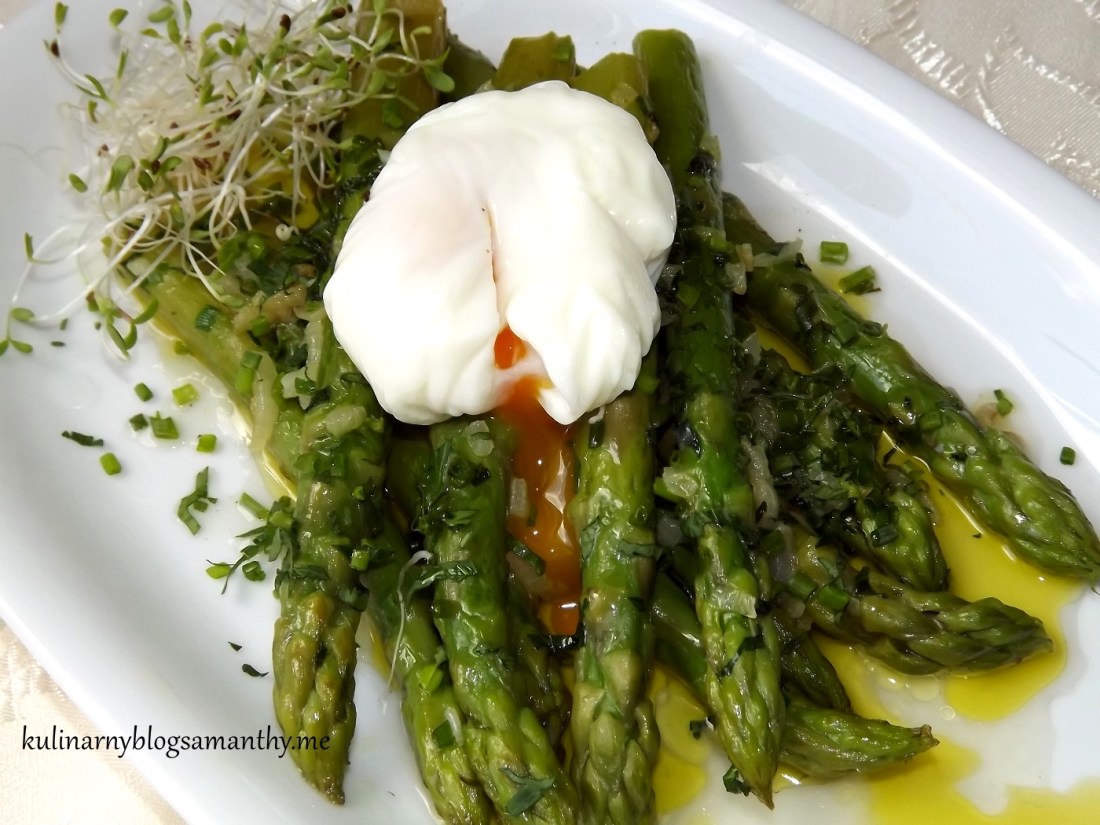 Szparagi w sosie vinaigrette