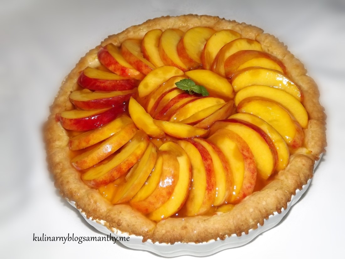 Tarta z brzoskwiniami w galaretce