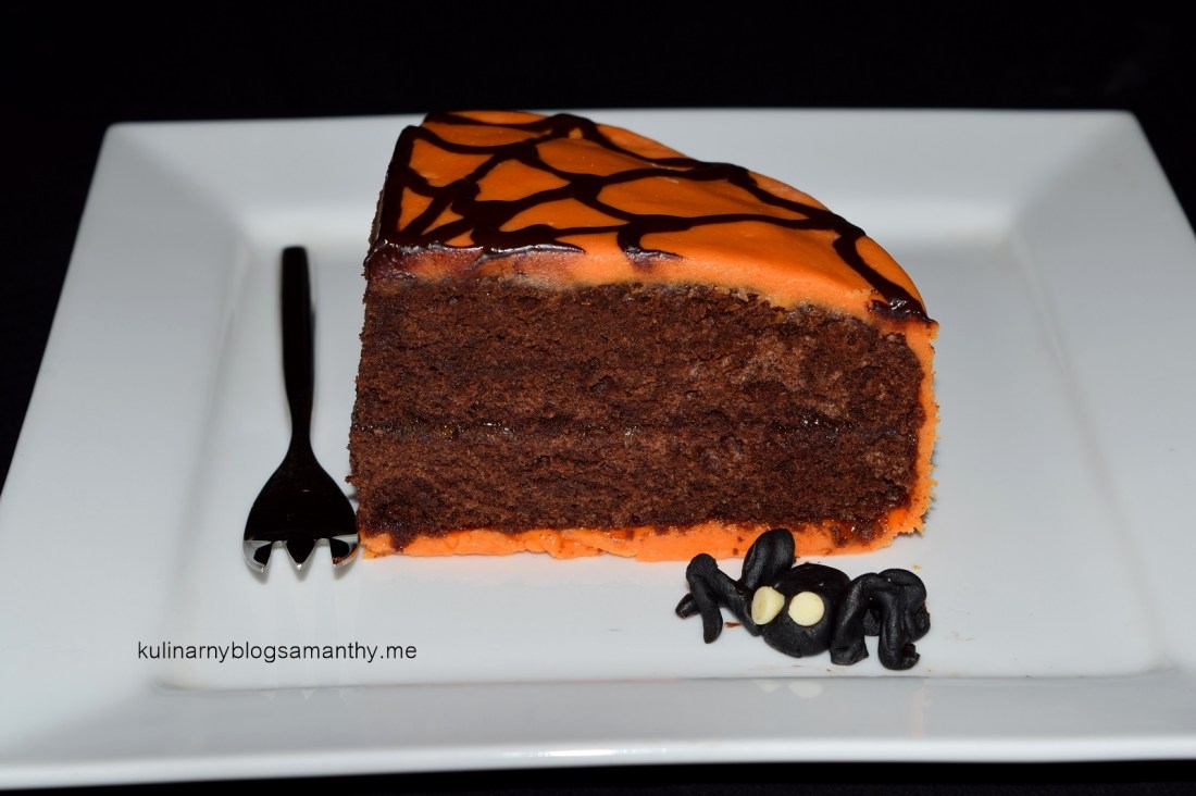 Tort z pająkiem na Halloween
