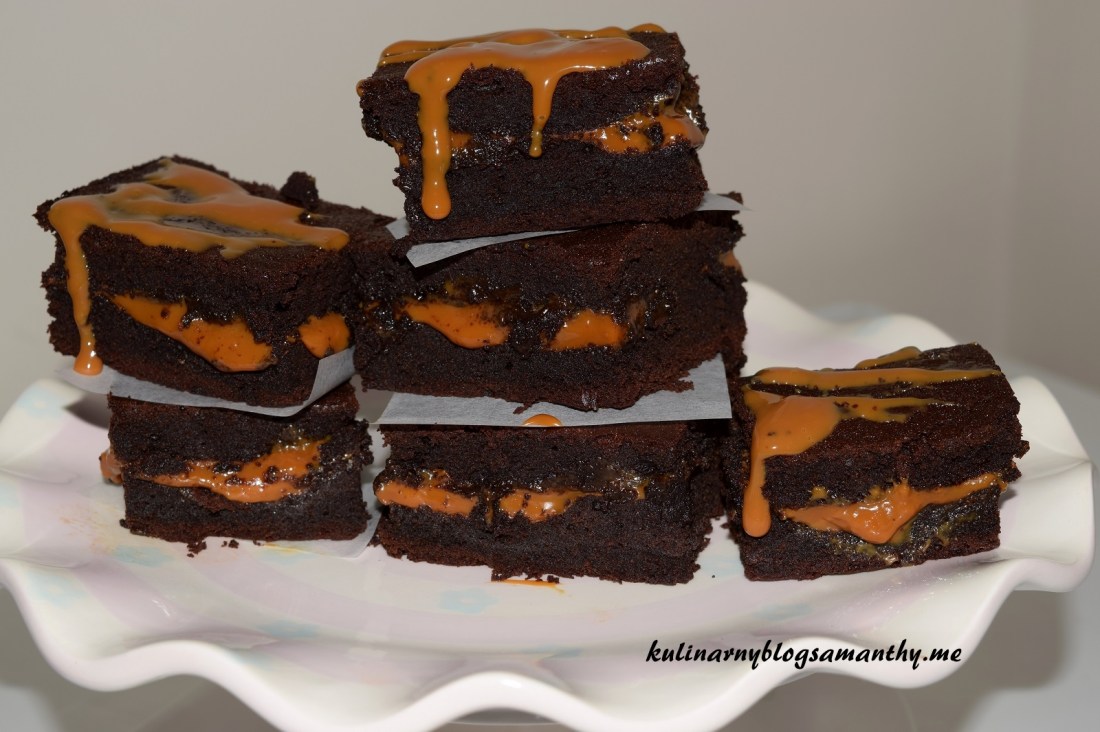 Brownie z karmelem
