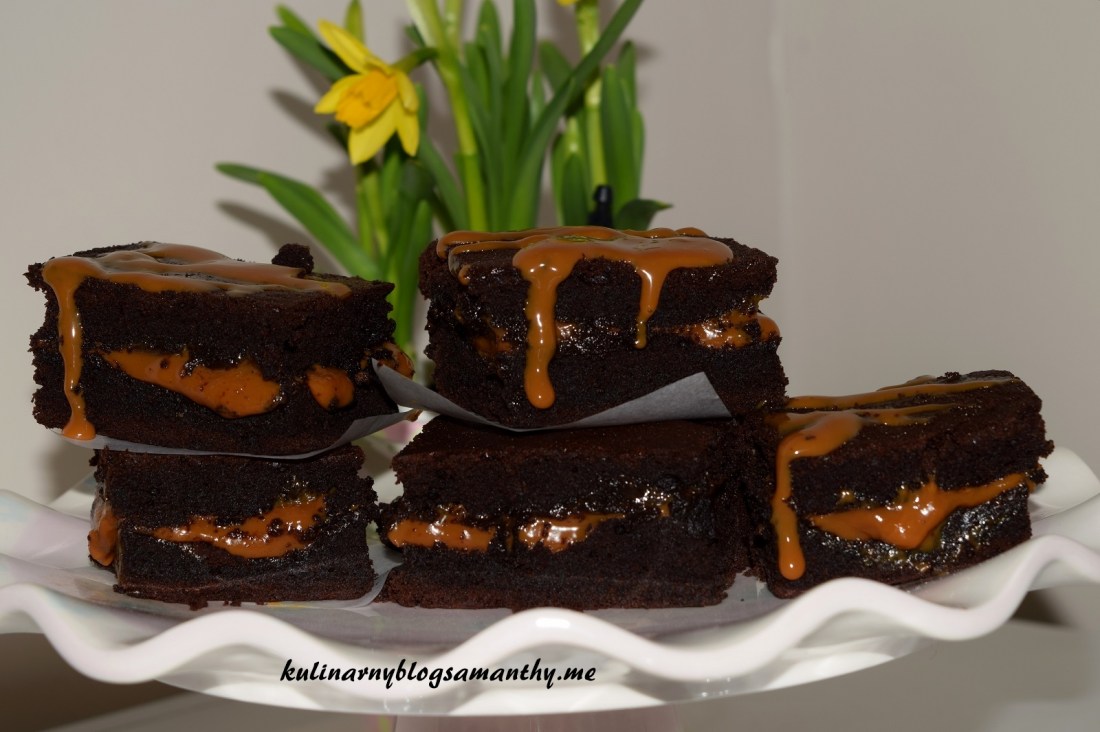 Brownie z karmelem