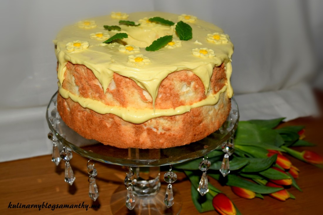 Biały tort cytrynowy