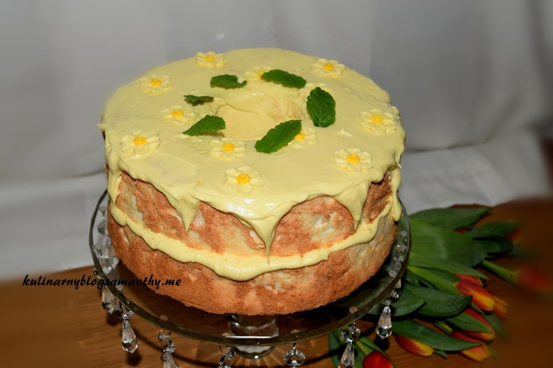 Biały tort cytrynowy