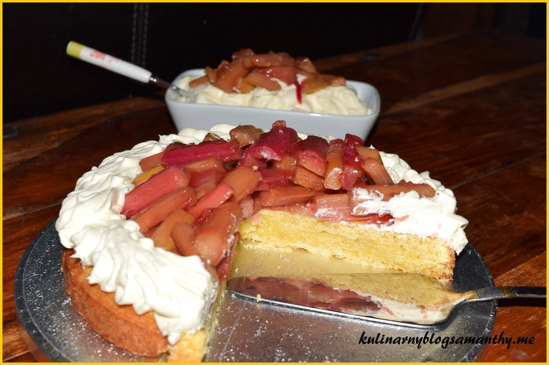 Ciasto deserowe z rabarbarem