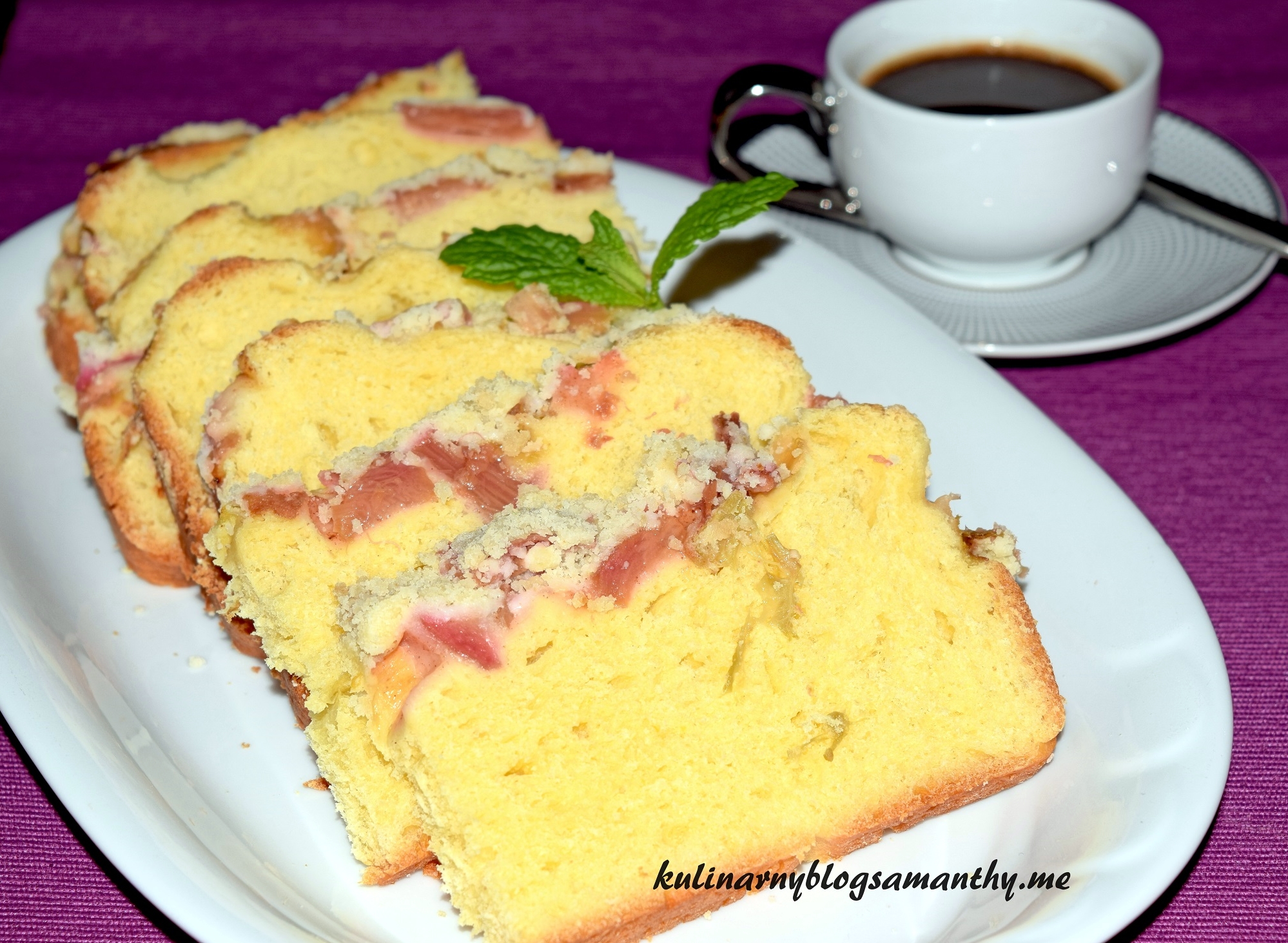 Ciasto drożdżowe z rabarbarem