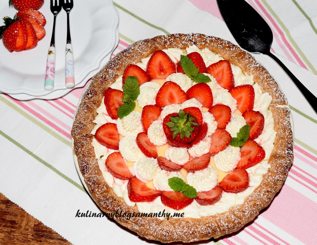 Tarta z serem i truskawkami