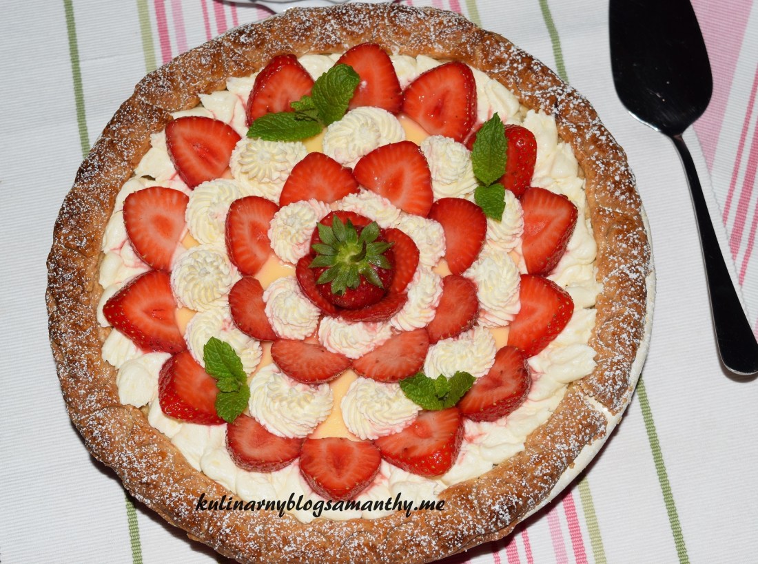 Tarta z serem i truskawkami
