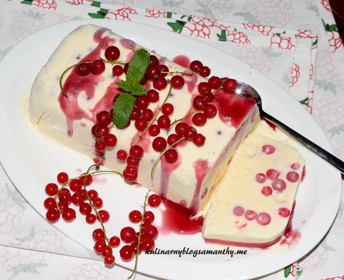 Cytrynowe semifreddo z porzeczkami