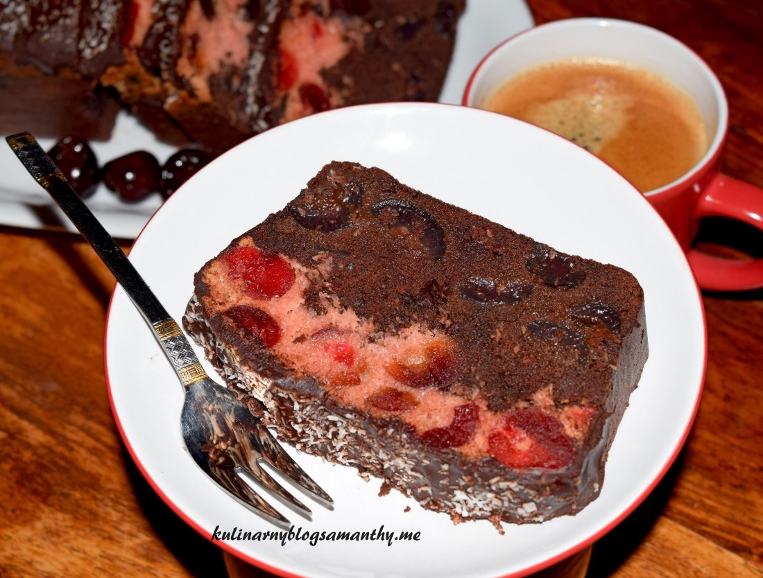 Brownie z wisniami i kokosem