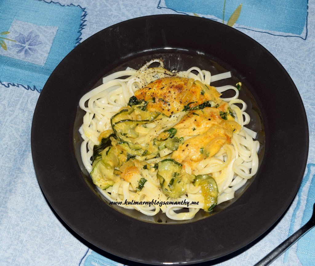 Kurczak w curry z&nbsp;cukinią