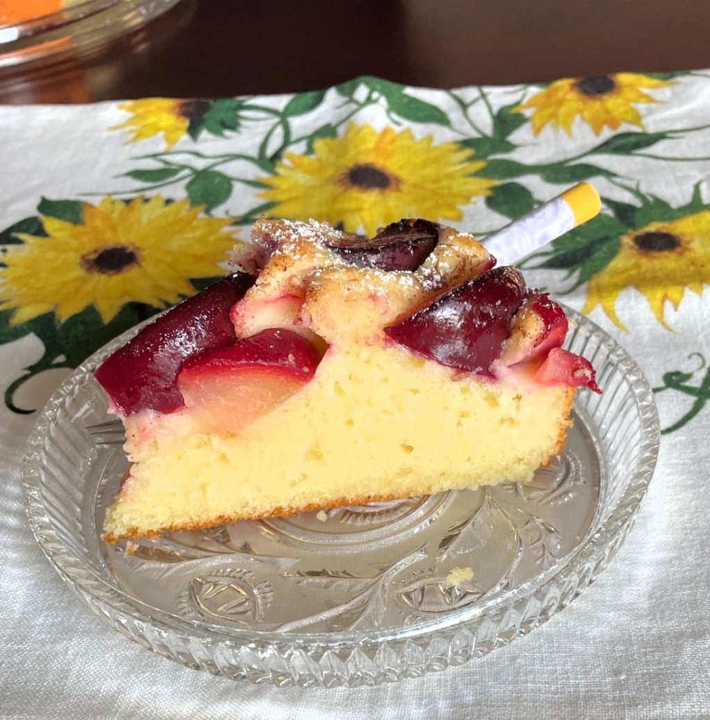 Ciasto jogurtowe ze&nbsp;śliwkami